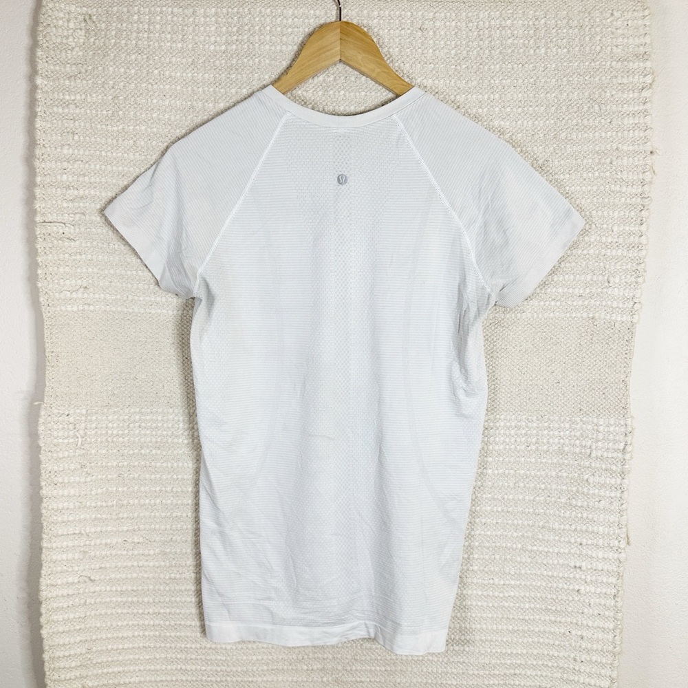 LULULEMON heathered white Swiftly Tech Short Sleeve Crew tee 10